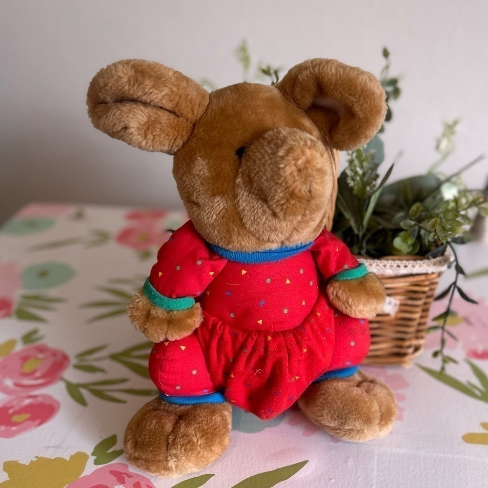 Vintage Kangaroo Plush Avon Brown Red Jumper
Pajamas Stuffed Animal
Kasey 1991